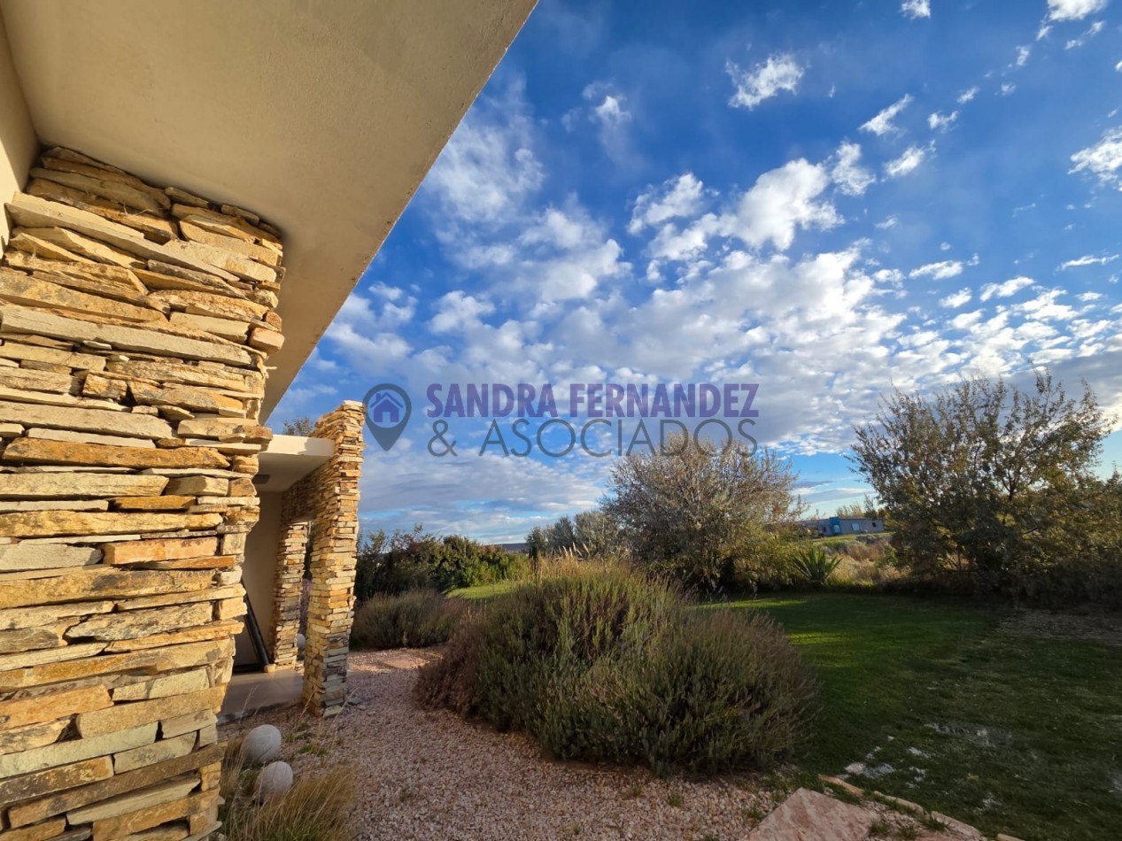  Neuquen. ALQUILER/VENTA La Peninsula Casa amoblada equipada 3 dormitorios