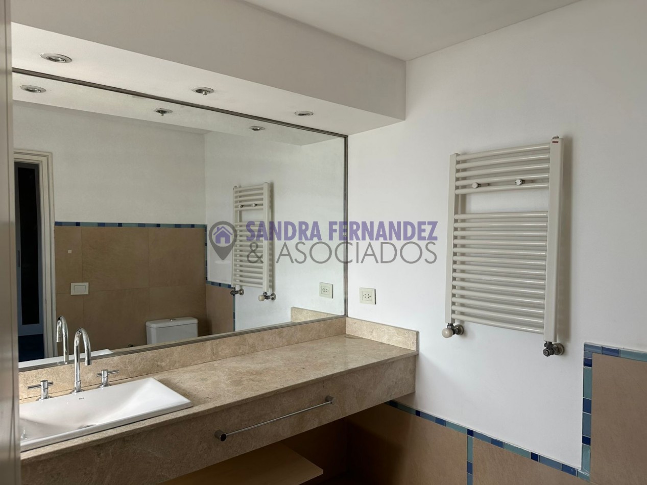 Neuquen Alquiler Semipiso Departamento 2 dormitorios (suite) Cochera Baulera