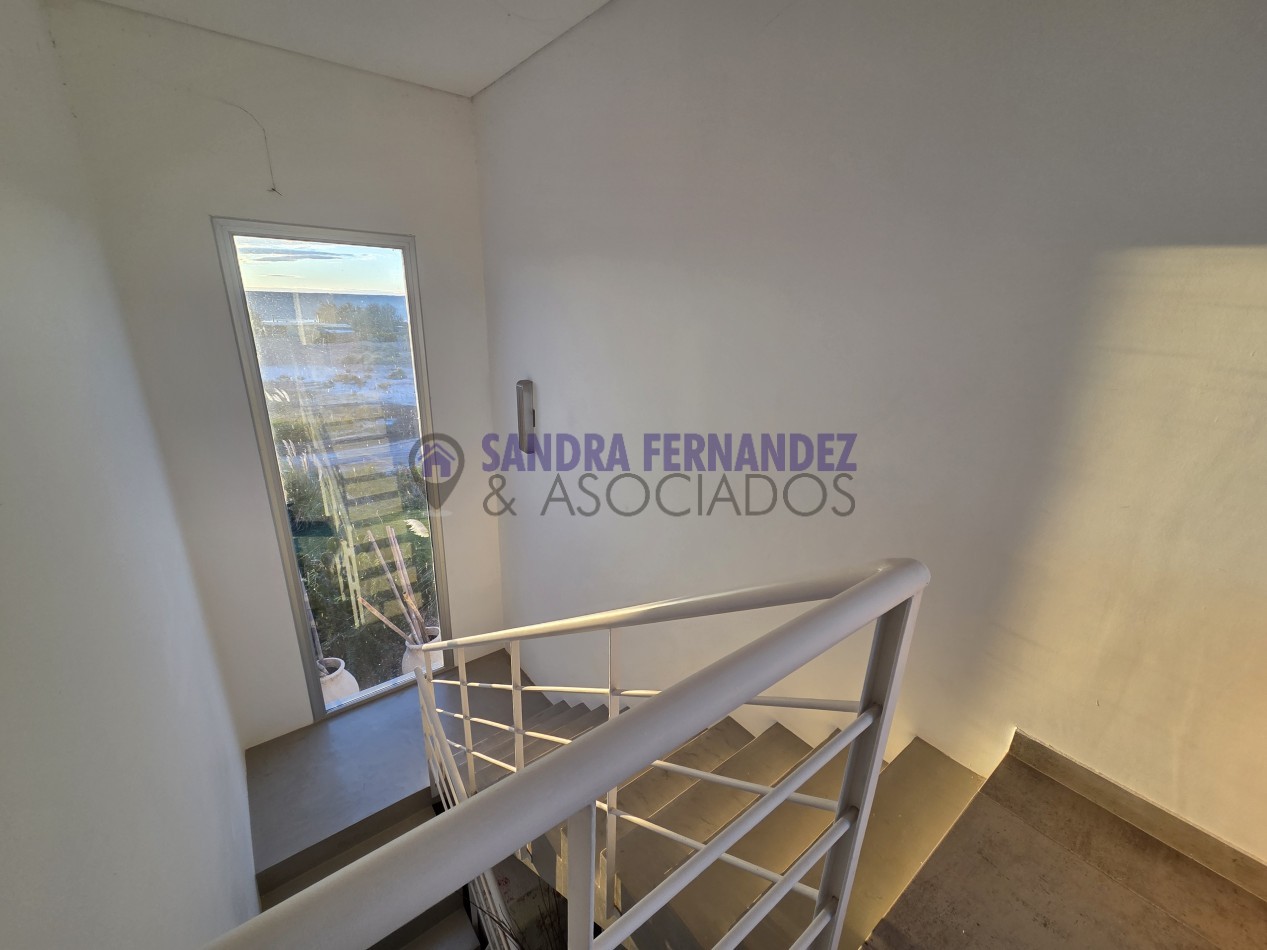  Neuquen. ALQUILER/VENTA La Peninsula Casa amoblada equipada 3 dormitorios